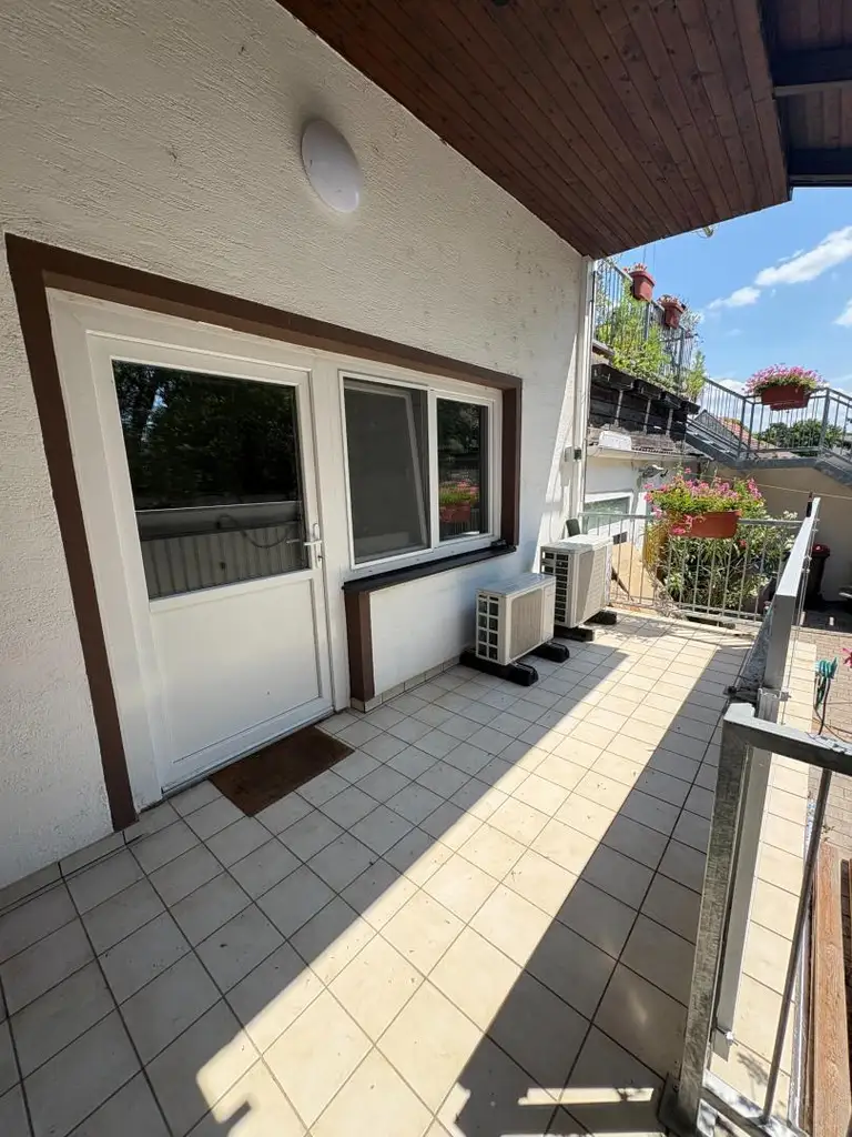 Komplett möbliertes Studio