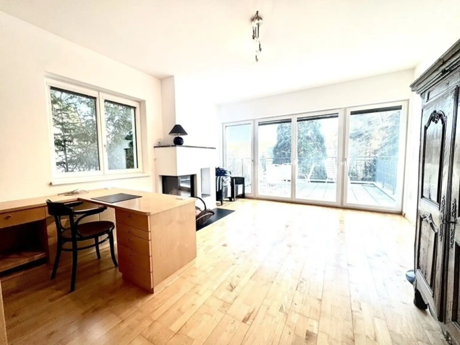 Beletage in Waldrandlage, große Terrasse, Gartennutzung, Carport, energieeffizient, Grünblick