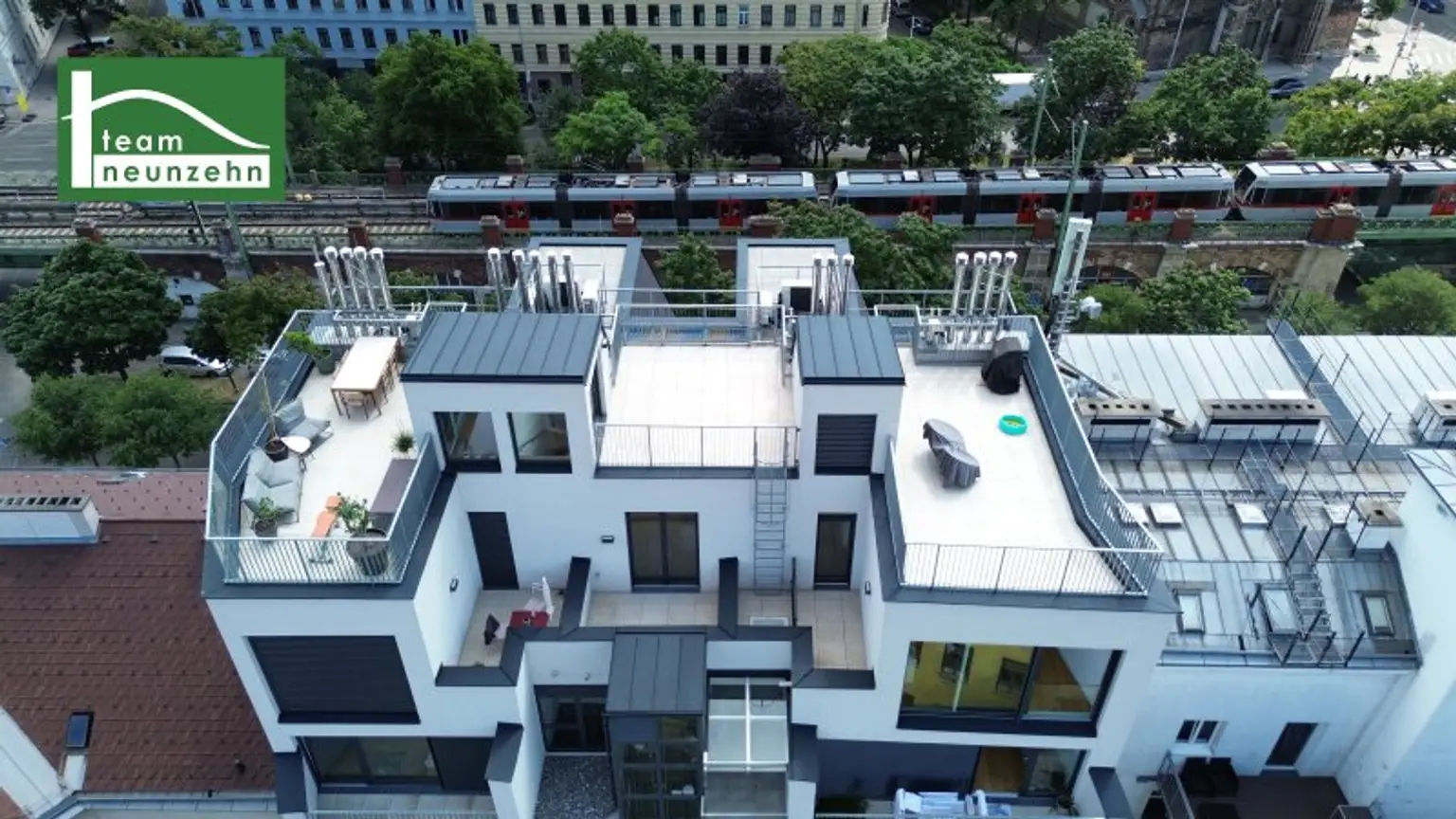 Weitblick und Eleganz: Hochwertige Wohnungen mit Terrassen und Altbau-Charme. - WOHNTRAUM