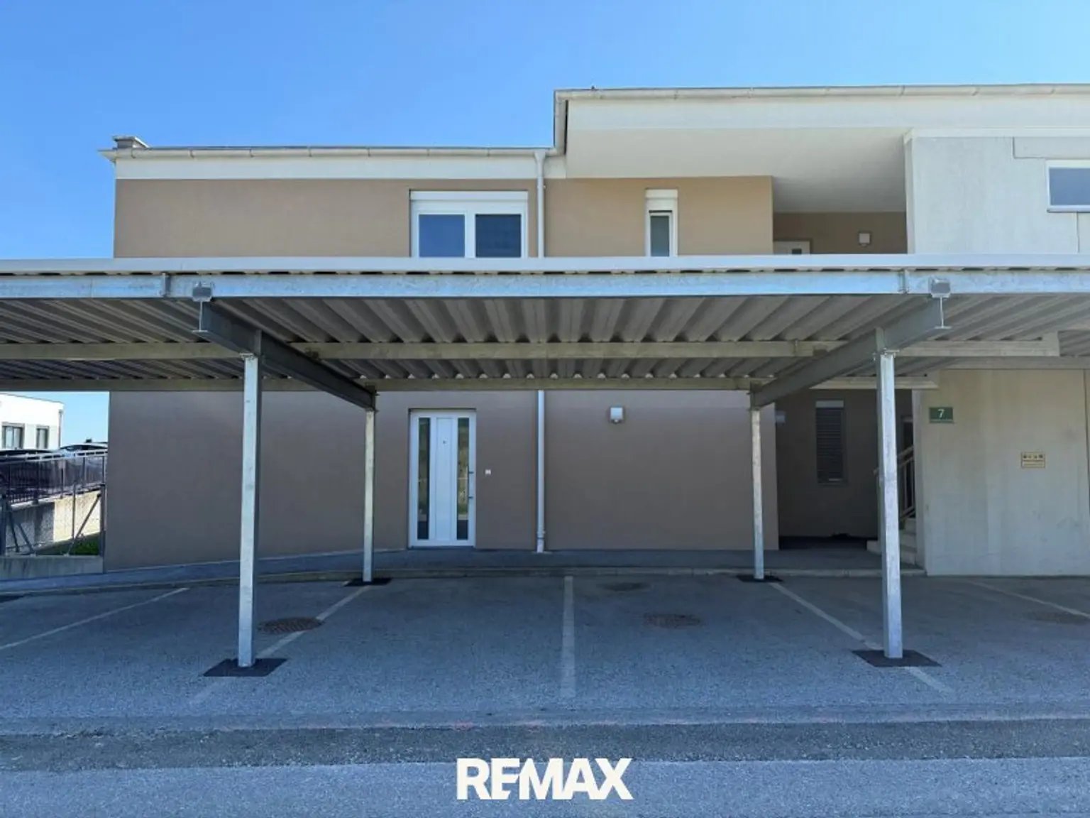 Carport mit 2 Abstellplätzen