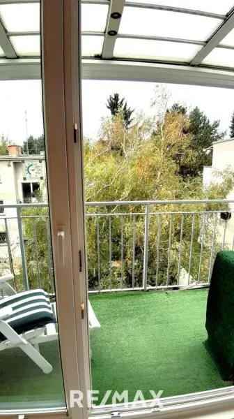 2. Etage, Balkon m. Überdachung u. elektr. Markise