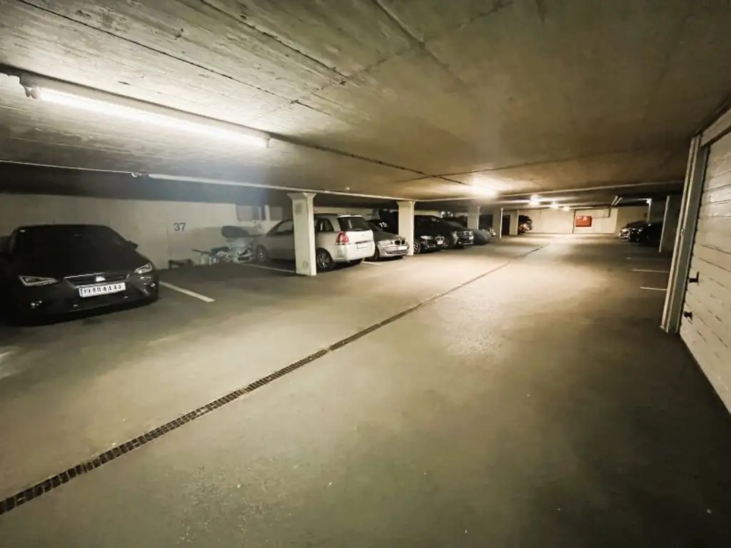 WOHNEN MIT AUSBLICK: Wunderschöne 3-Zimmerwohnung mit 2 verglasten Balkonen nahe Stadtgrenze von INNSBRUCK!