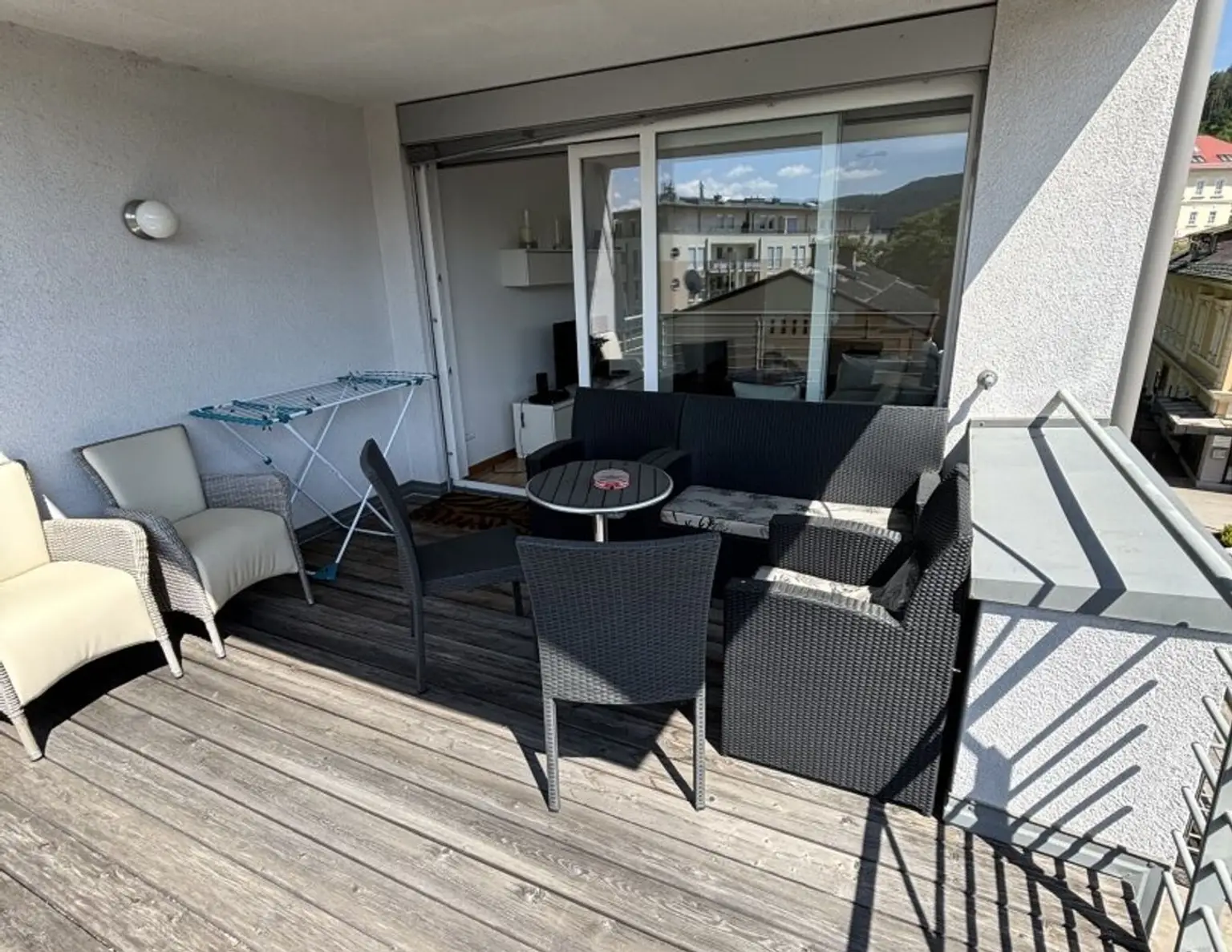 Traumwohnung mit Seeblick und eigenem Badestrand mitten in Pörtschach
