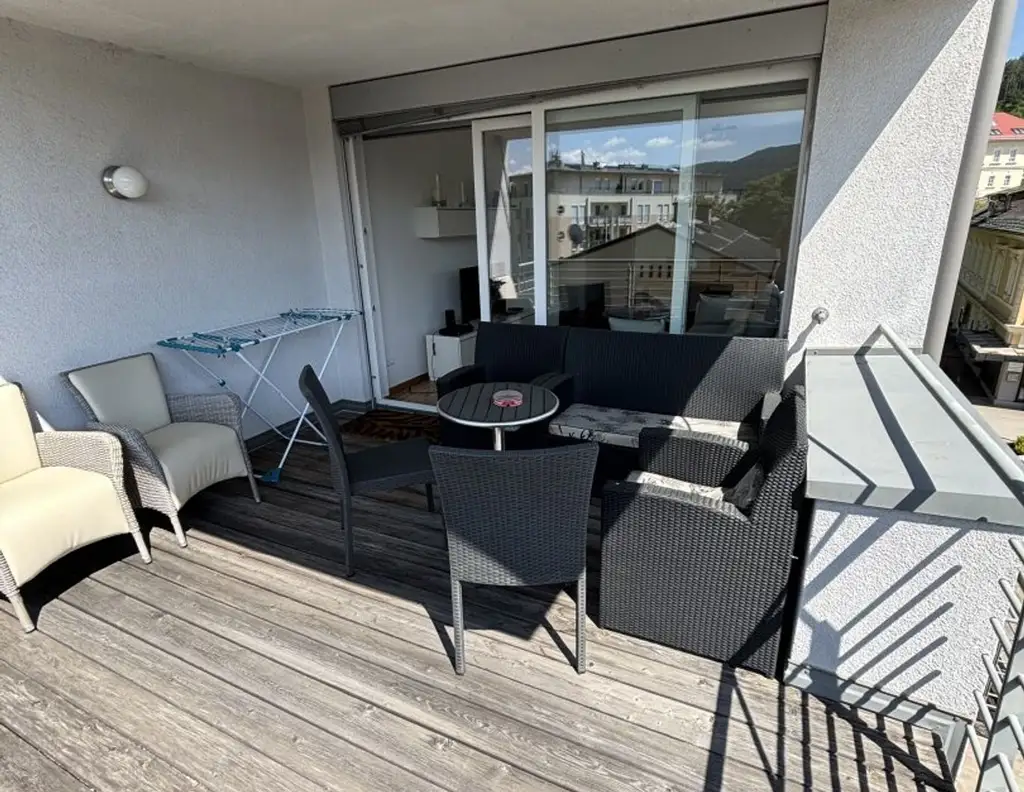 Traumwohnung mit Seeblick und eigenem Badestrand mitten in Pörtschach