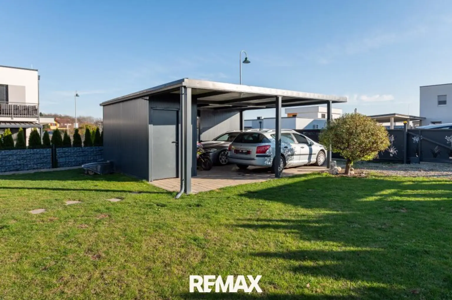 Doppelcarport mit Abstellraum