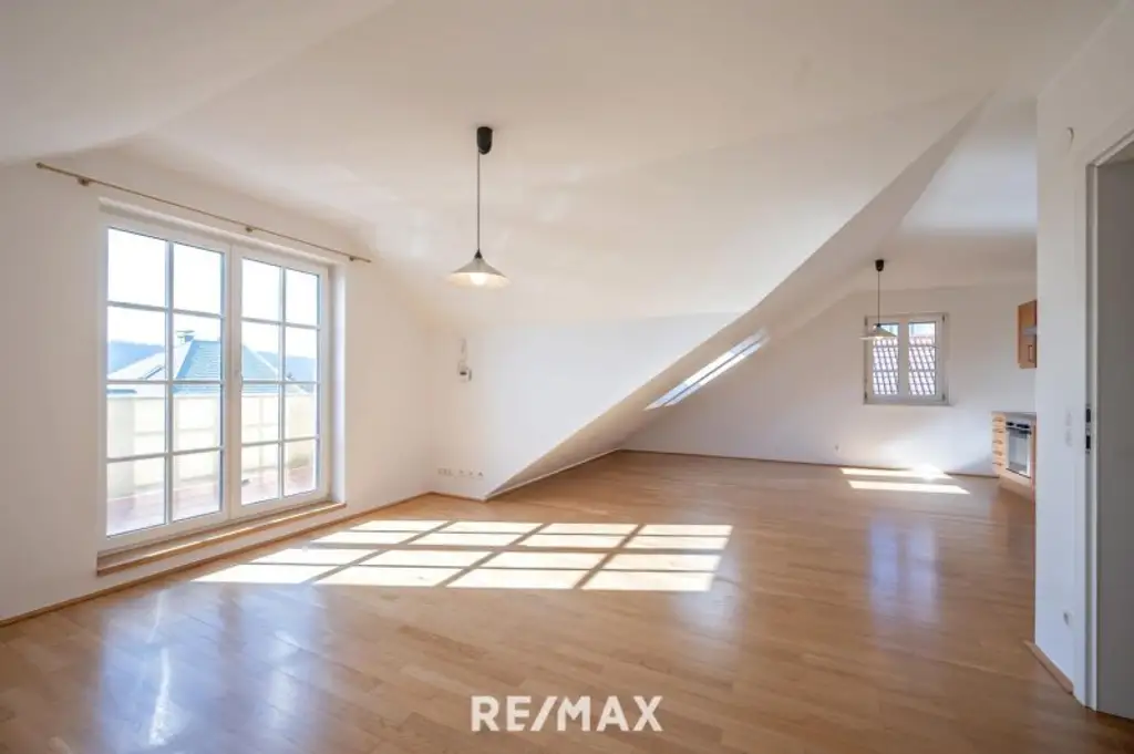 Elegante Villa im Landhausstil mit Riesengarage