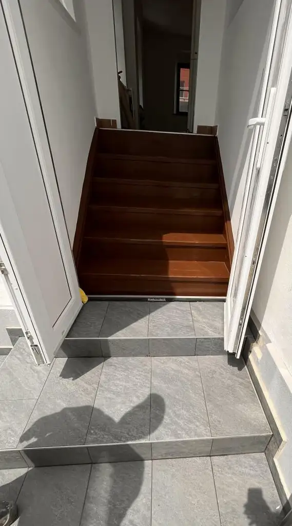 Erstbezug nach Generalsanierung: 2 Raum Wohnung im EG mit Terrasse,