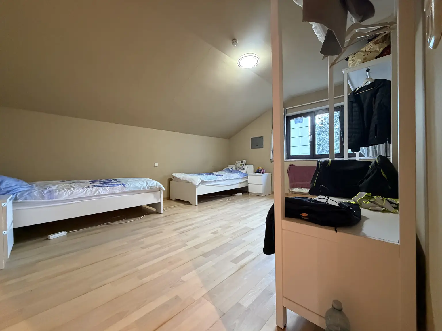 Zimmer 4 2.OG.jpg
