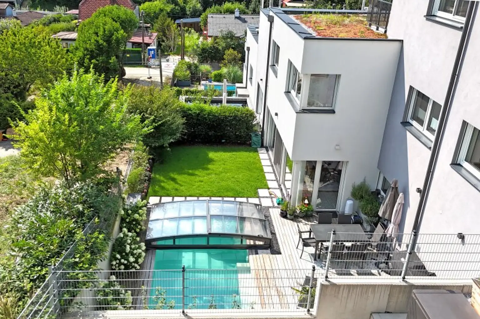 Doppelhaushälfte mit Pool in Ruhelage - Hochwertige Ausstattung!