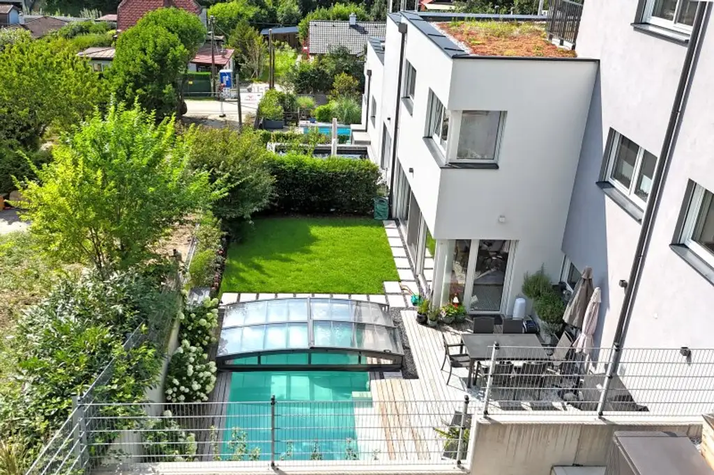 Doppelhaushälfte mit Pool in Ruhelage - Hochwertige Ausstattung!