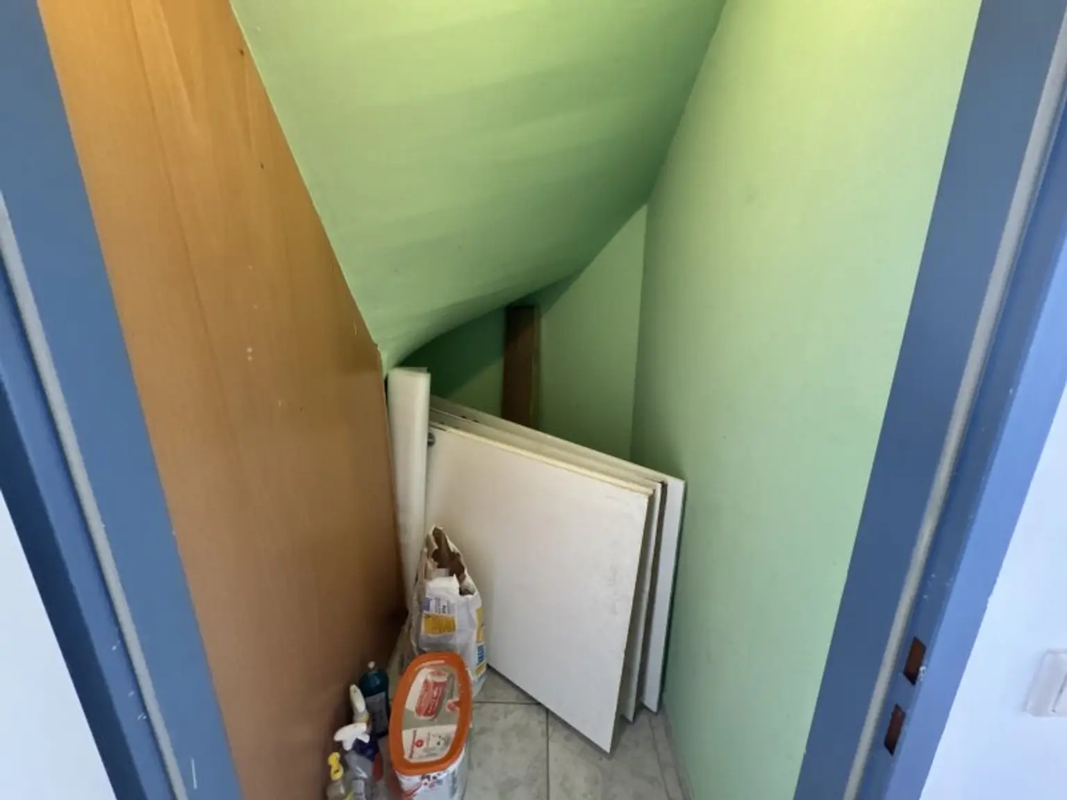 DACHGESCHOSSMAISONETTE MIT LOGGIA IN RUHELAGE