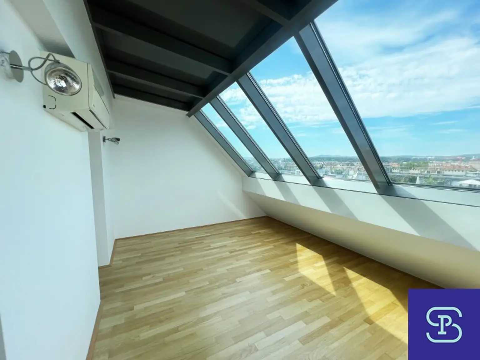 Sanierte 104m² Maisonette-Dachwohnung mit Terrasse und Klima - 1150 Wien