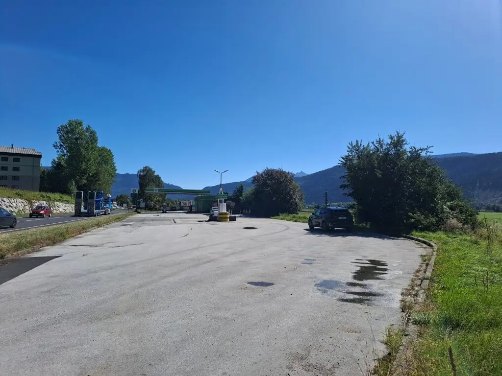 Aufgelassene Tankstelle mit viel Grundstück bei Liezen zu kaufen !