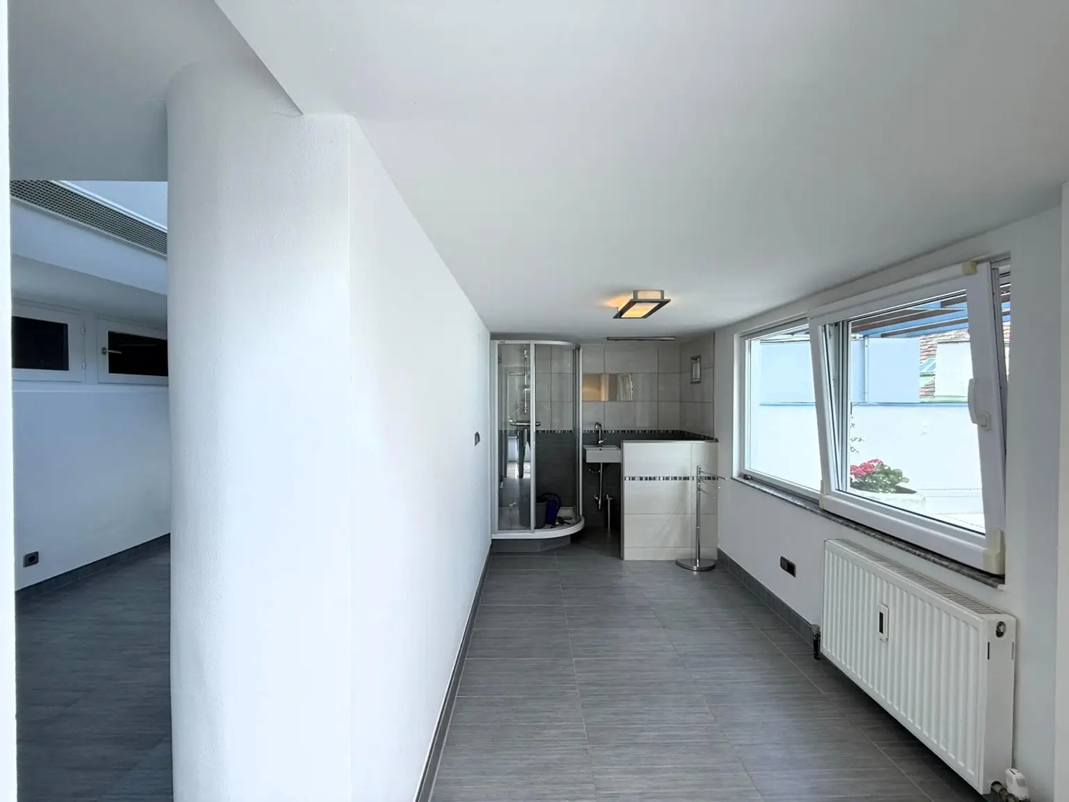 Modernes Atelier, Loft, Dachterrasse im Neunzehnten // Modern Studio, loft, roof terrace in the nineteenth //