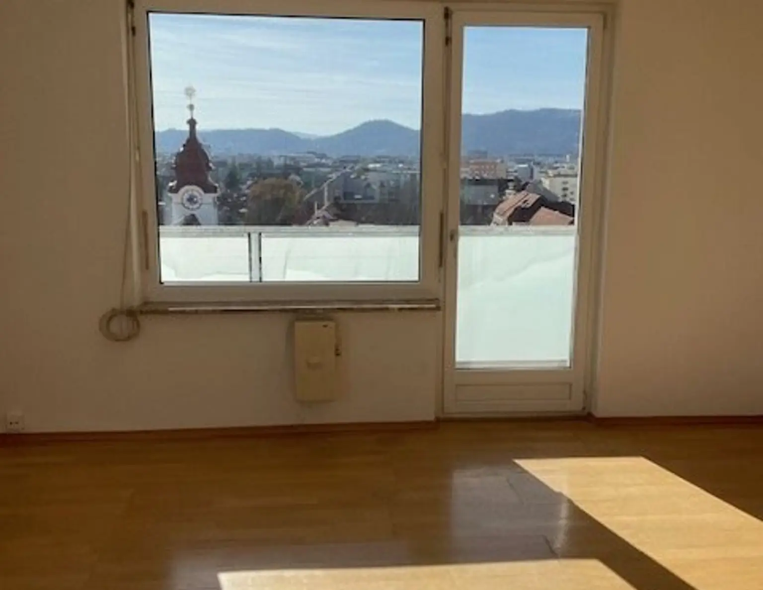 Graz-Geidorf: 3-Zimmerwohnung - Top Lage, sonnige Loggia & herrlicher Ausblick!