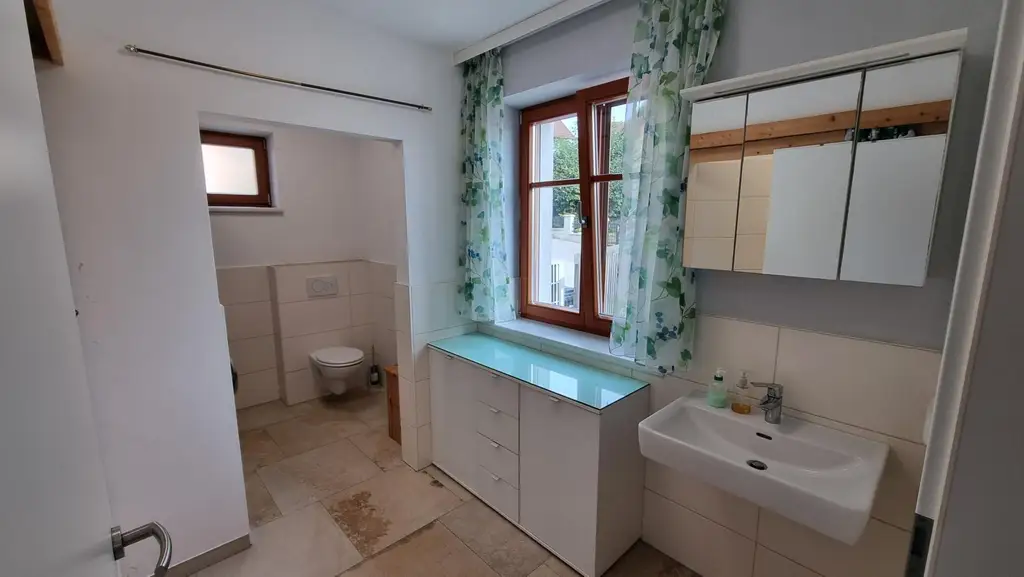 Erdgeschoss-Mietwohnung in Flinsbach – modern, hell & komfortabel