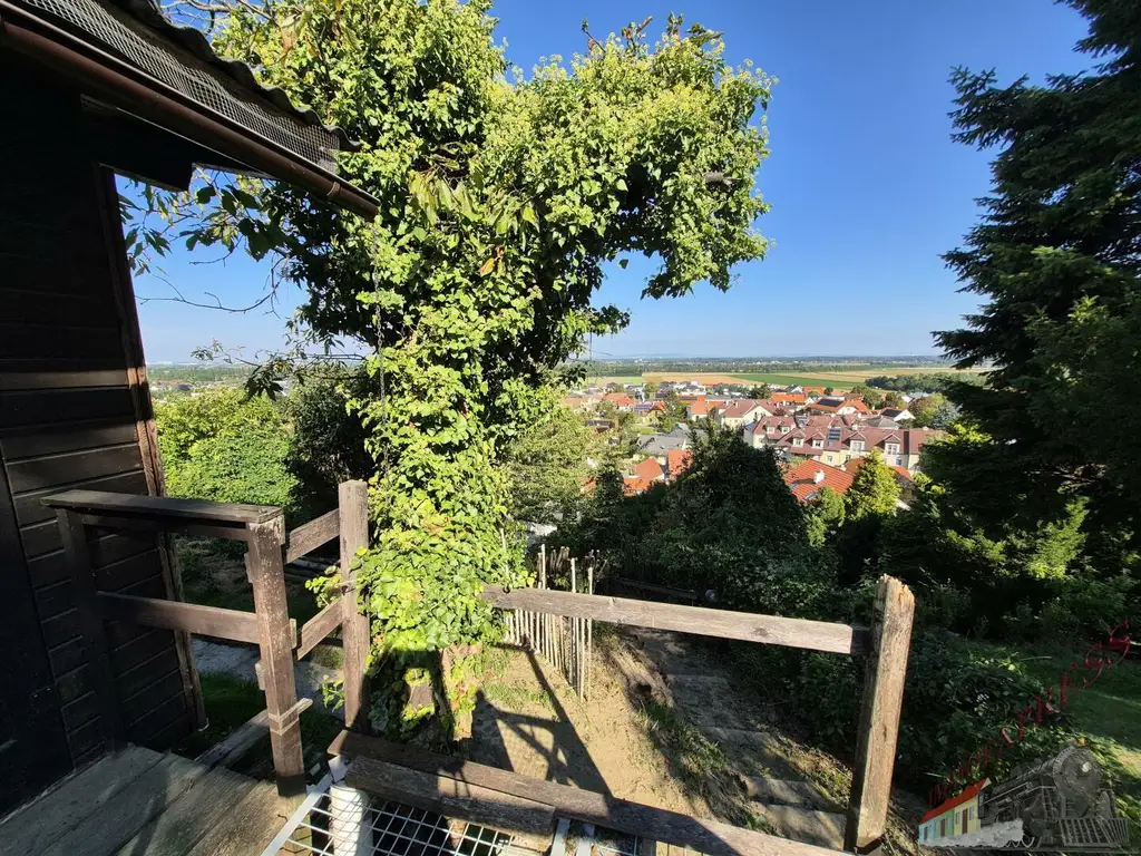 Zweifamilienhaus-riesiges Grundstück und Stallung-grenzenlose Möglichkeiten