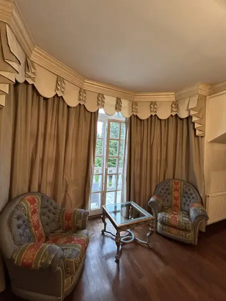 +++ Exklusive Villa im Herzen von Szombathely – Ruheoase auf rund 5300 m² +++