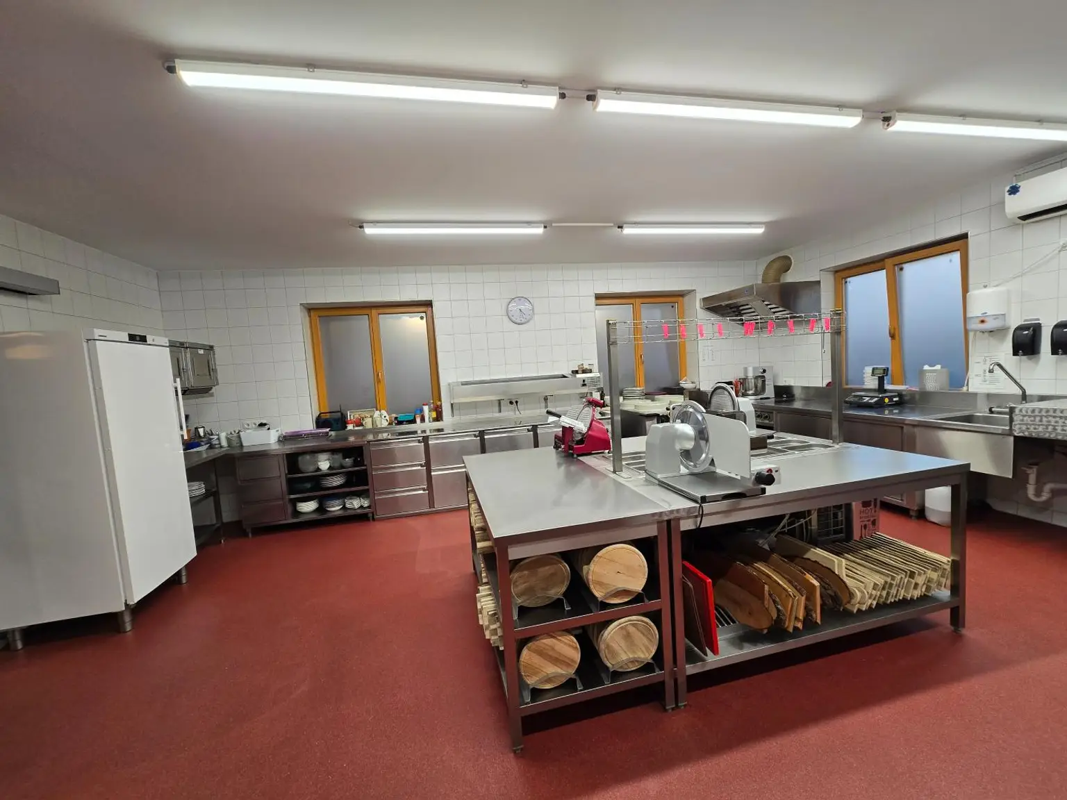 Großes Haus für Visionäre in Aussichtslage (Buschenschank, Weingärten)