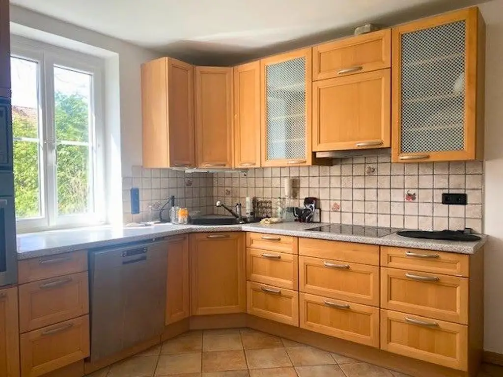 Mehrfamilienhaus in Wiener Neustadt- viel Platz für Generationen!