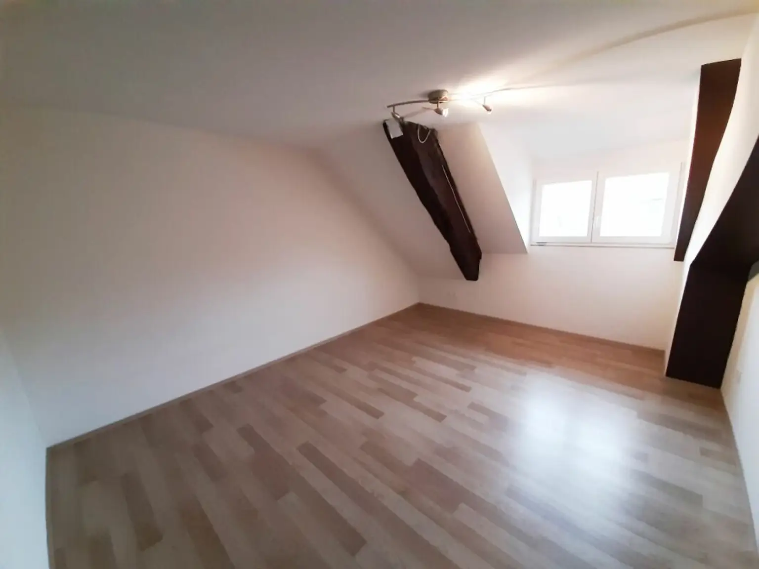 Top Lage, direkt am Rhein und Grenze zu Deutschland, top Aussicht!