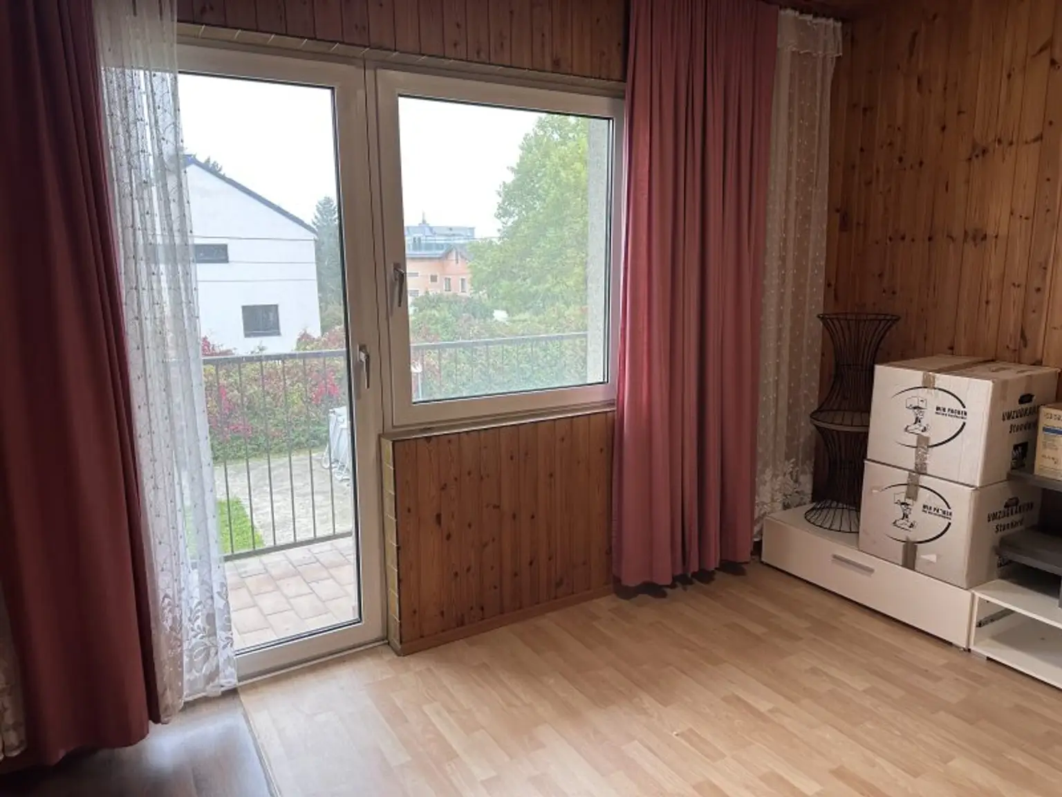 Grundstück mit Zweifamilienhaus in Ruhelage - Variable Gestaltungsmöglichkeiten vorhanden