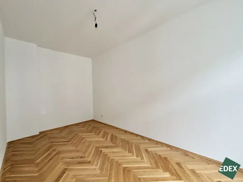 Erstbezug nach Generalsanierung – Charmante 2-Zimmer-Altbauwohnung in ruhiger Innenhoflage