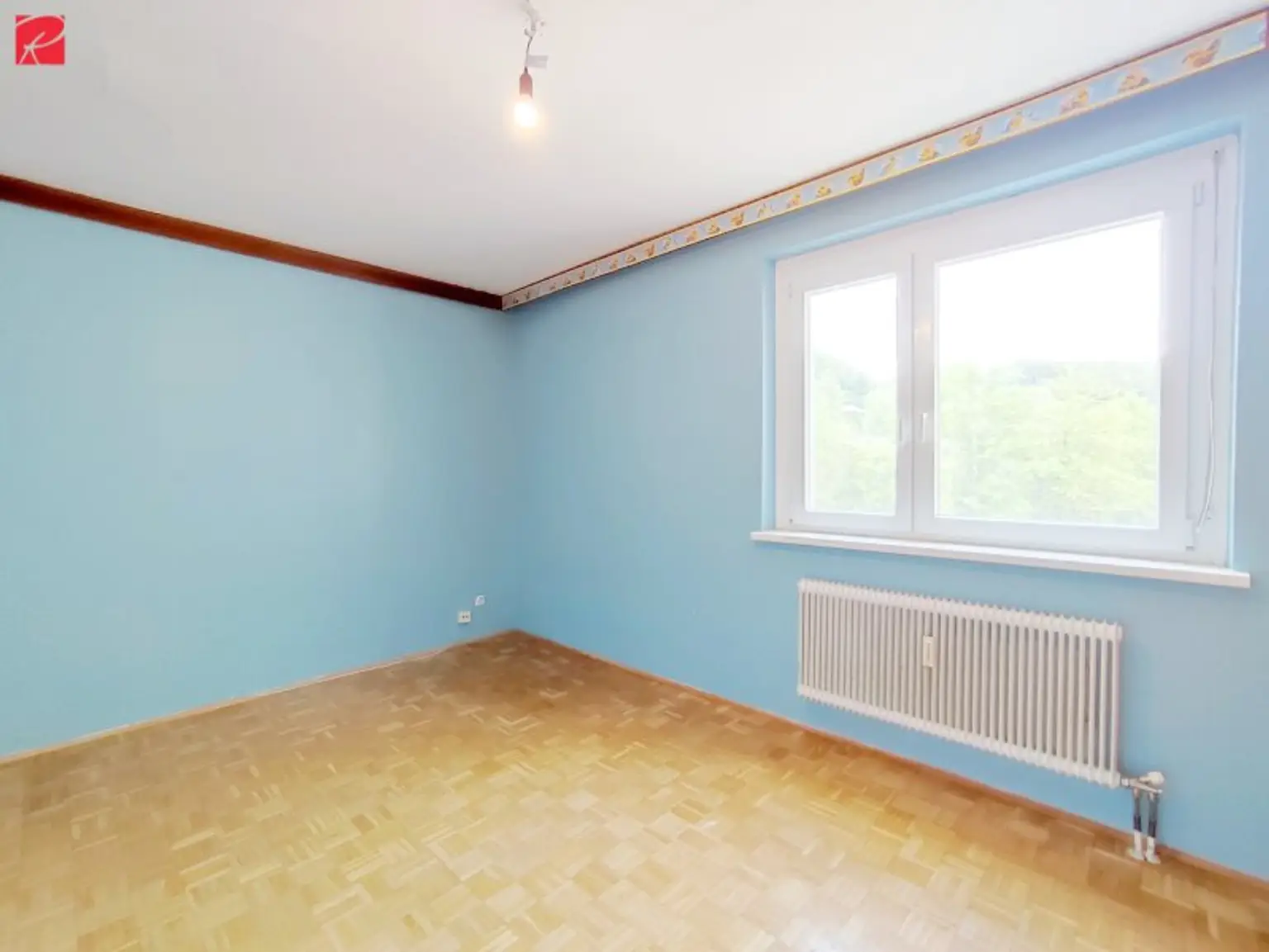 Familienfreundlicher Wohntraum mit gemütlicher Loggia und herrlichem Blick ins Grüne