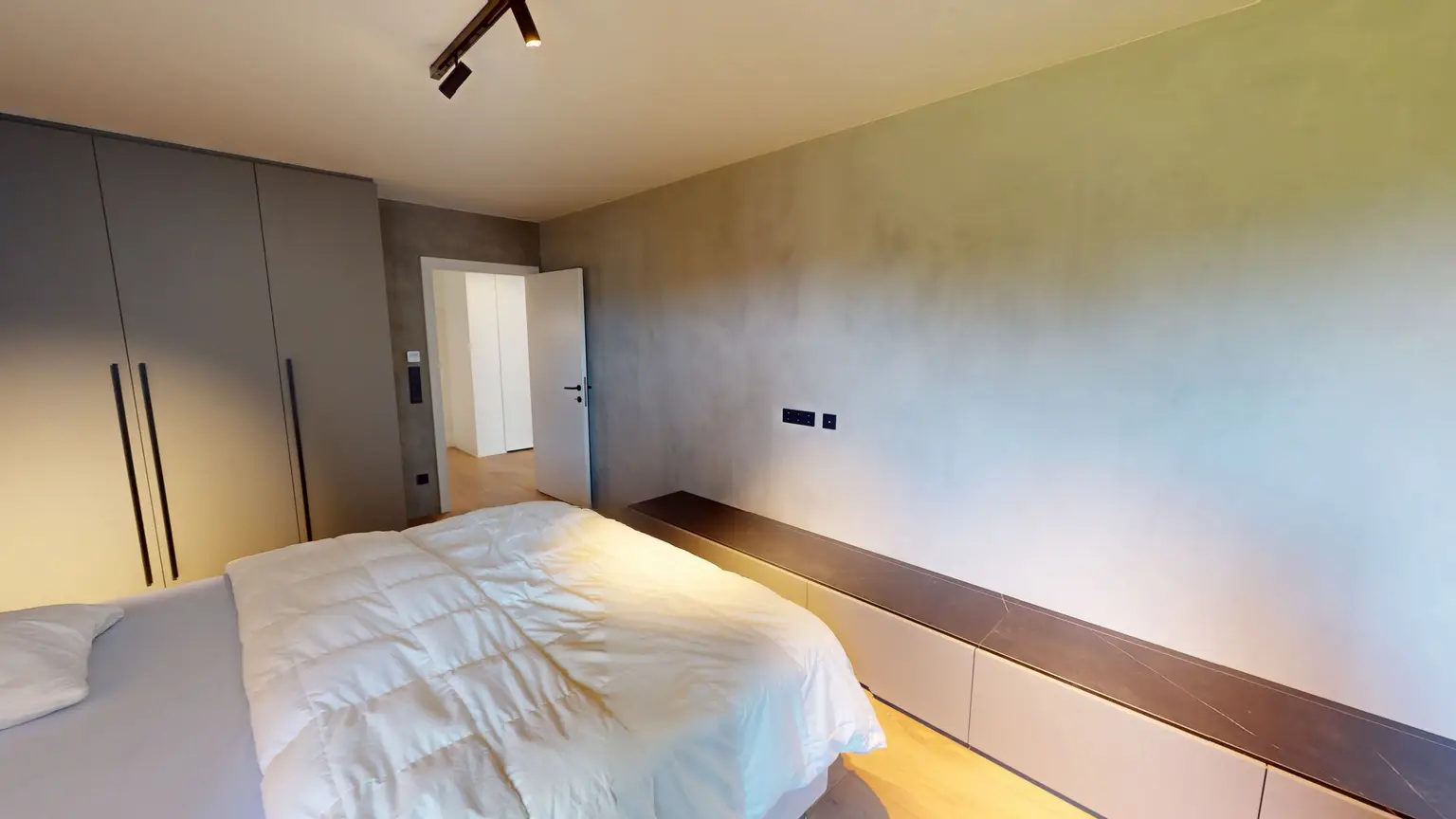 Designer Doppelhaushälfte mit Garten & Dachterrasse