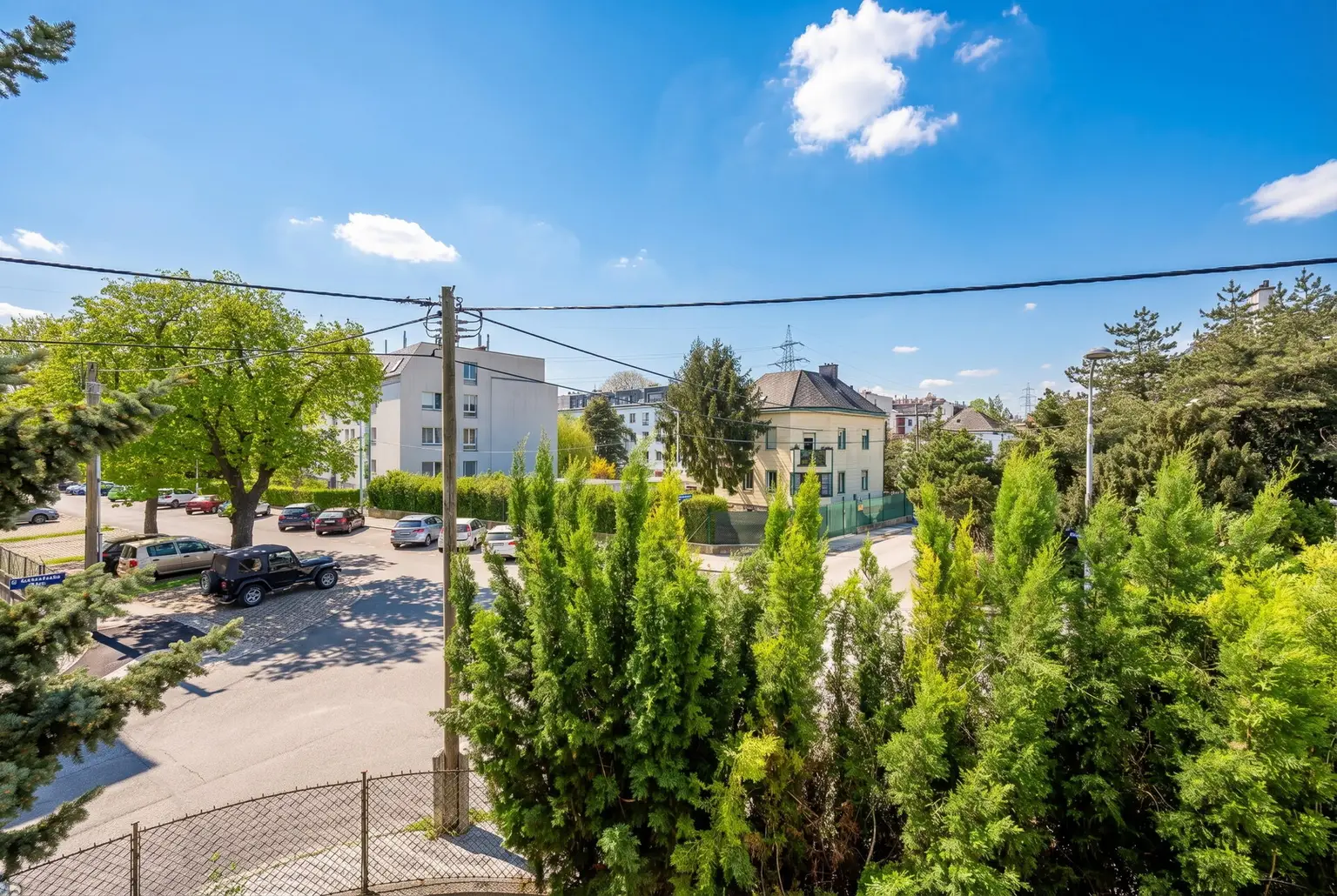 Make it yours: Eckgrundstück in ruhiger Lage – Sanierung oder Abriss für Ihr perfektes neues Zuhause