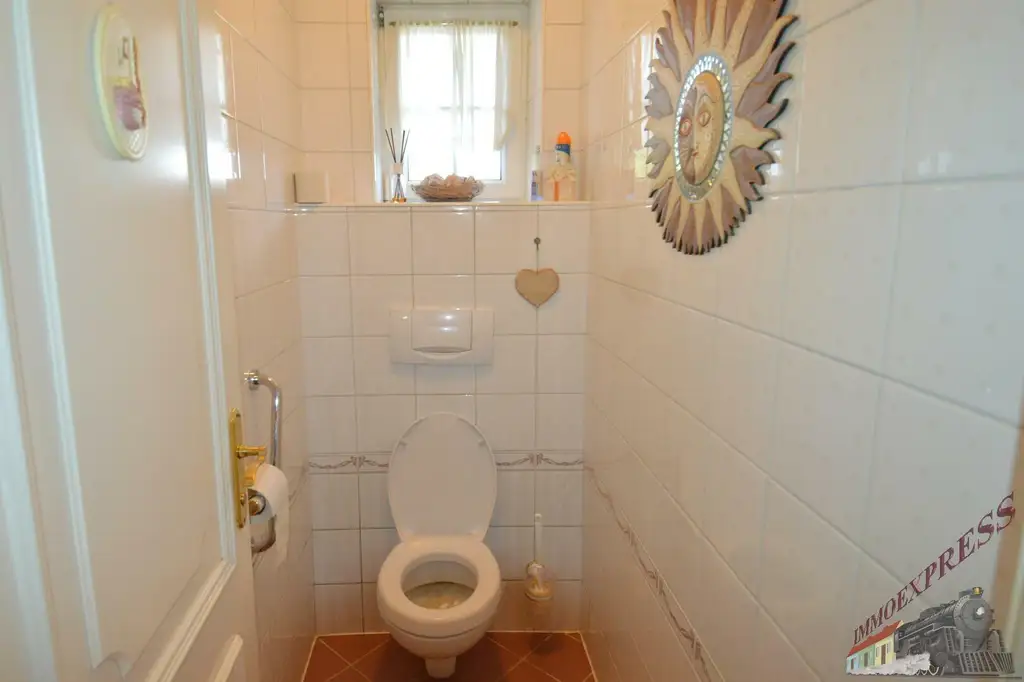 Repräsentatives Einfamilienhaus im italienischen Stil auf ca. 2.711 m²