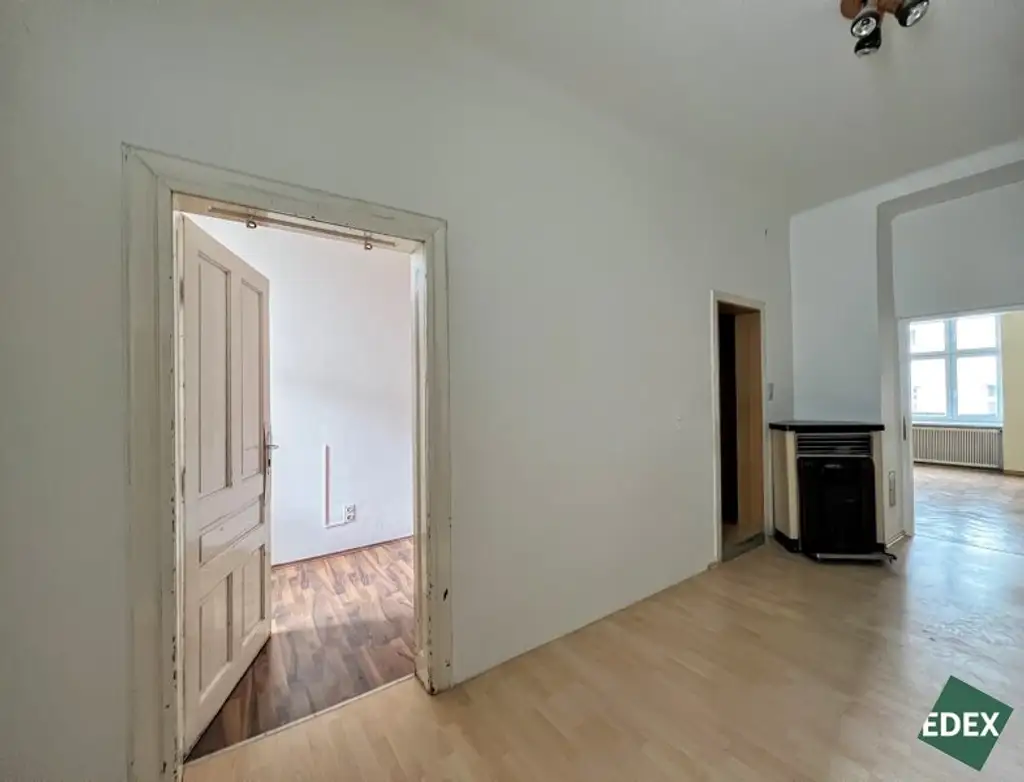 96 m² Altbauwohnung im 1. Stock mit Lift – zum Sanieren
