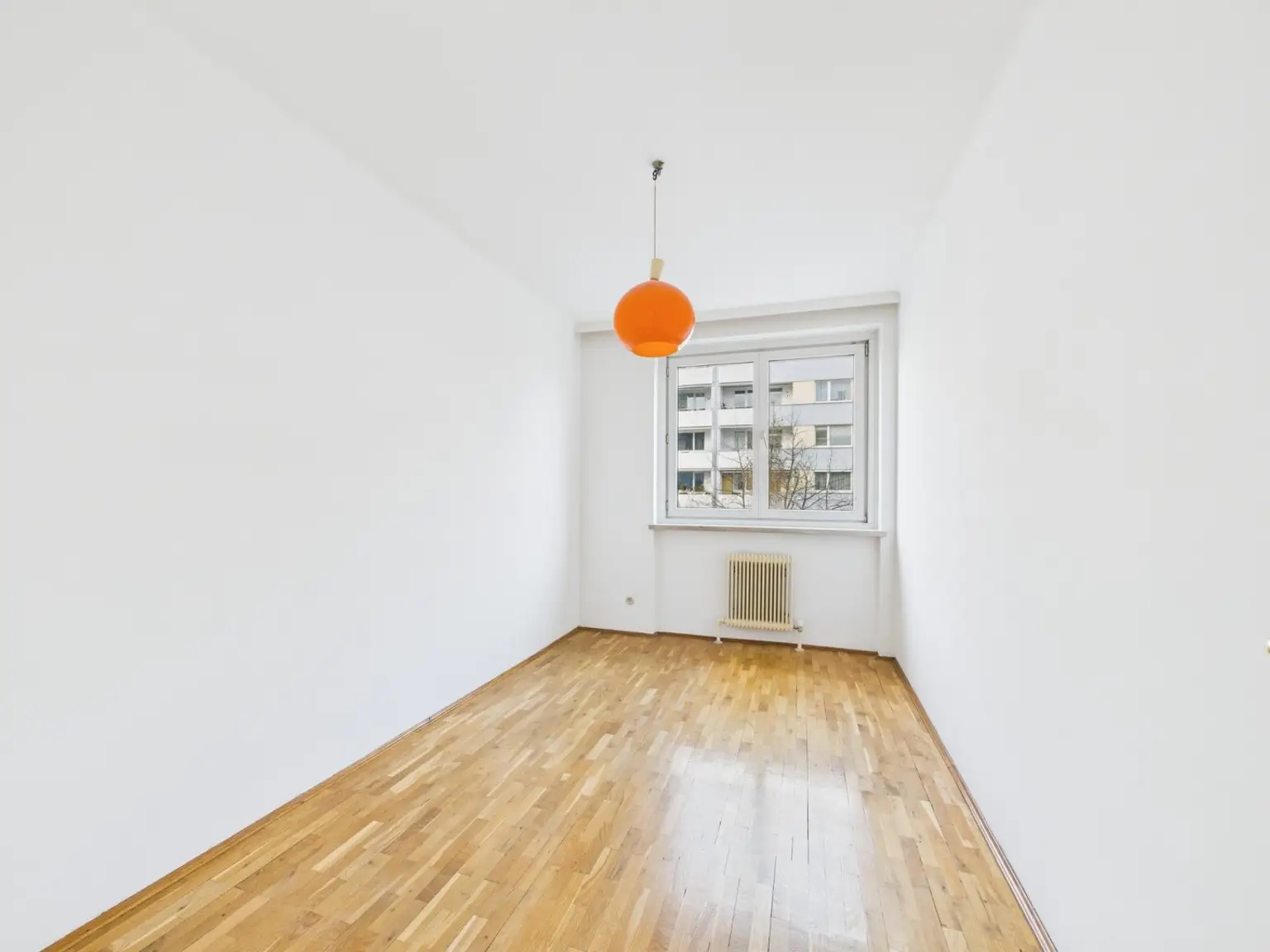 CAM04191G0-PR0074-STILL002