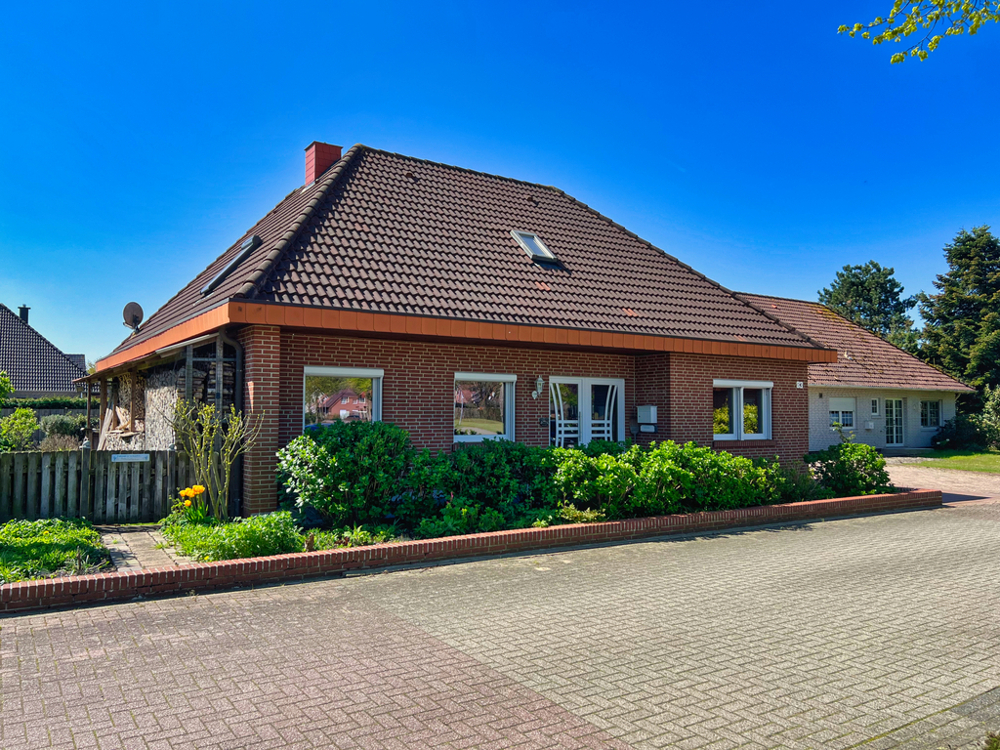 TOP-gepflegt & laufend renoviert! Bungalow mit schöner Gartenanlage!