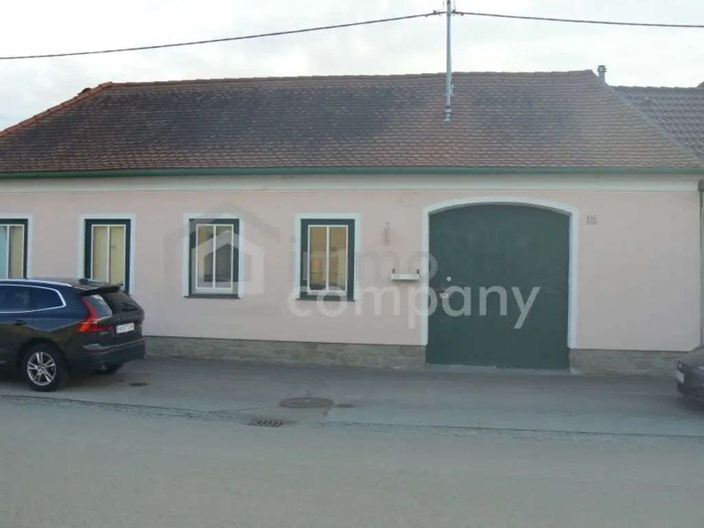 Einfamilienhaus in Großkadolz: Sanierungsbedürftig, 110m² für nur 72.000€!