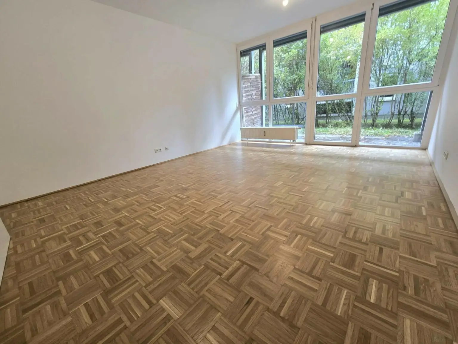 Entzückende Gartenwohnung mit Garagenplatz!