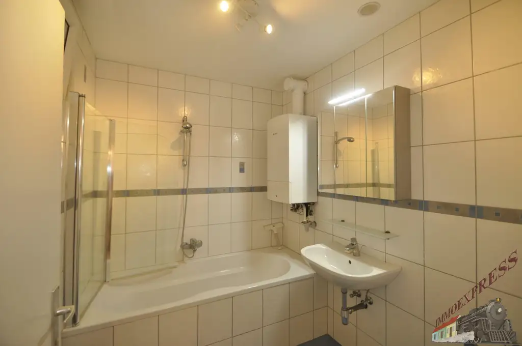 Sehr schöne 2 bis 3 Zimmerwohnung in Pressbaum Ortsteil Pfalzau mit Pergola