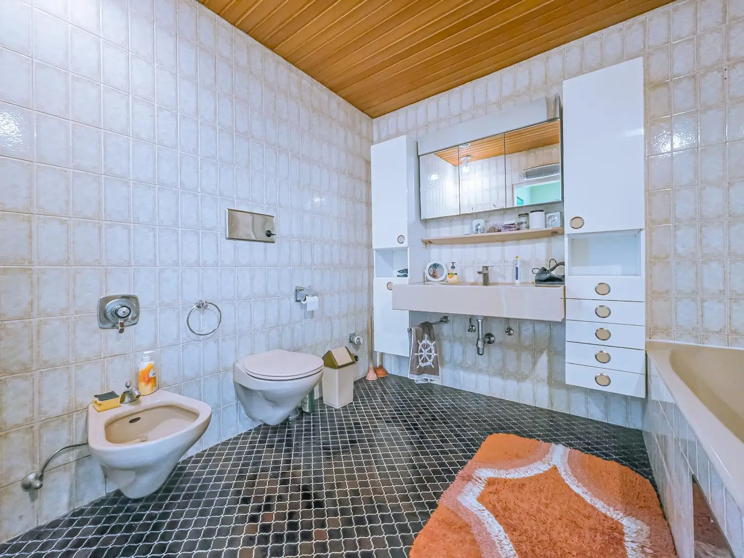 WG-taugliche, barrierefreie Wohnung mit Westterrasse und kleinem Garten in Mühlau!