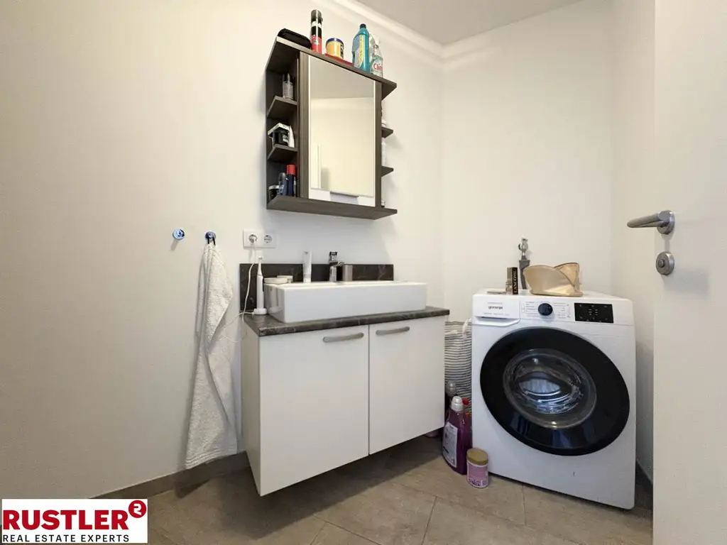 Helle 2-Zimmer-Wohnung mit Loggia und Top-Anbindung – ideal für Singles und Paare