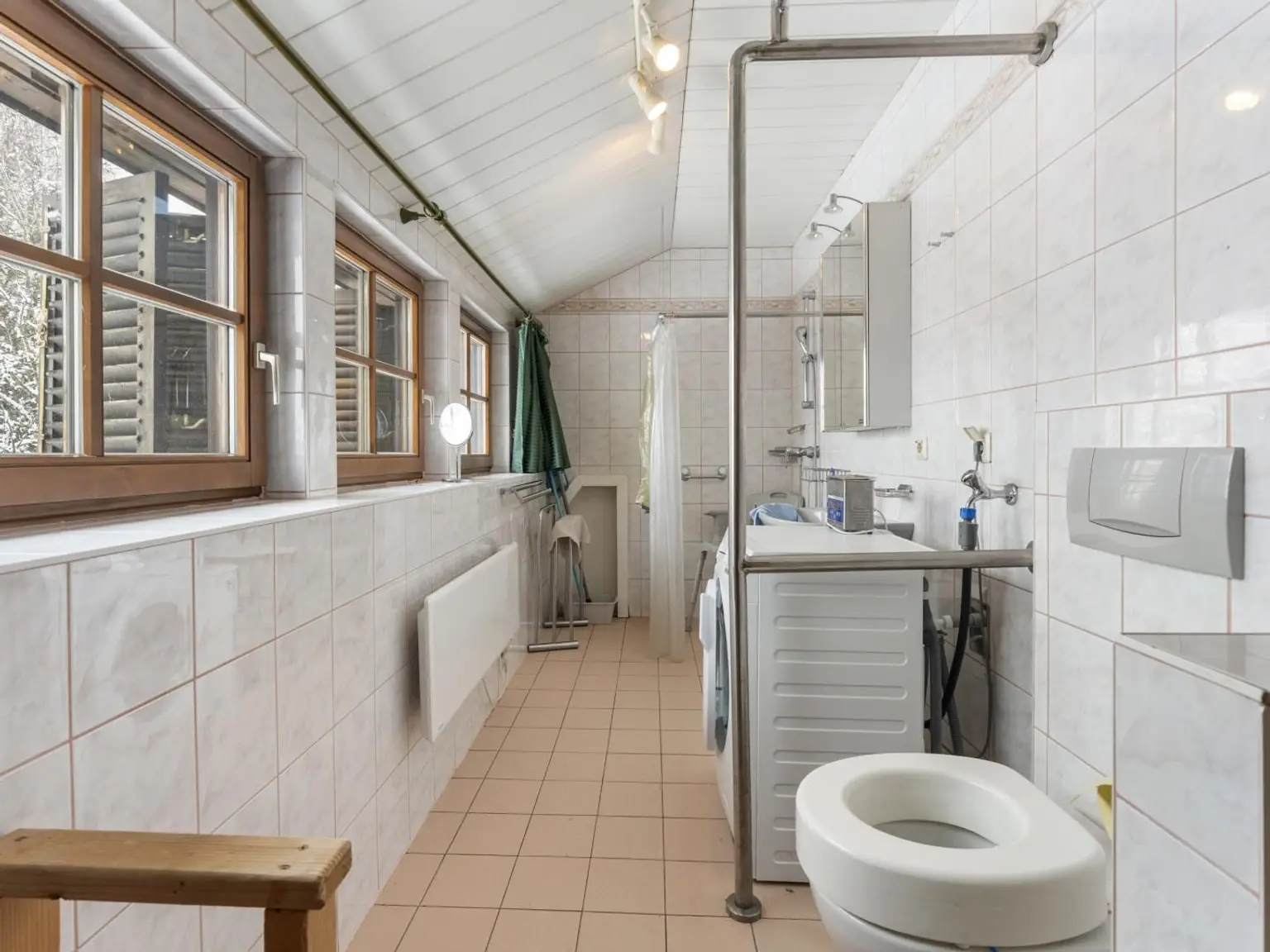 Badezimmer im Obergeschoss