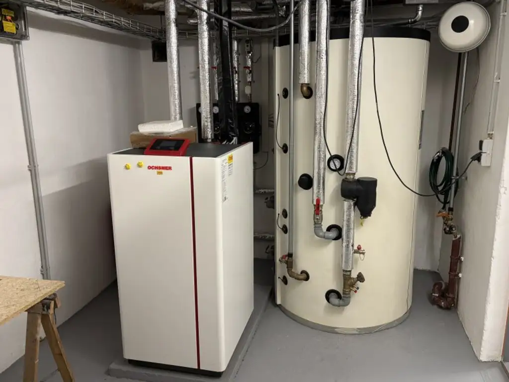 ** FAMILYS BEST **   Reinersdorf !! Bungalow mit ca. 122 m2 Wfl. in ruhiger, idyllischer Ortsrandlage mit ca. 1.200 m2 Eigengrund !!