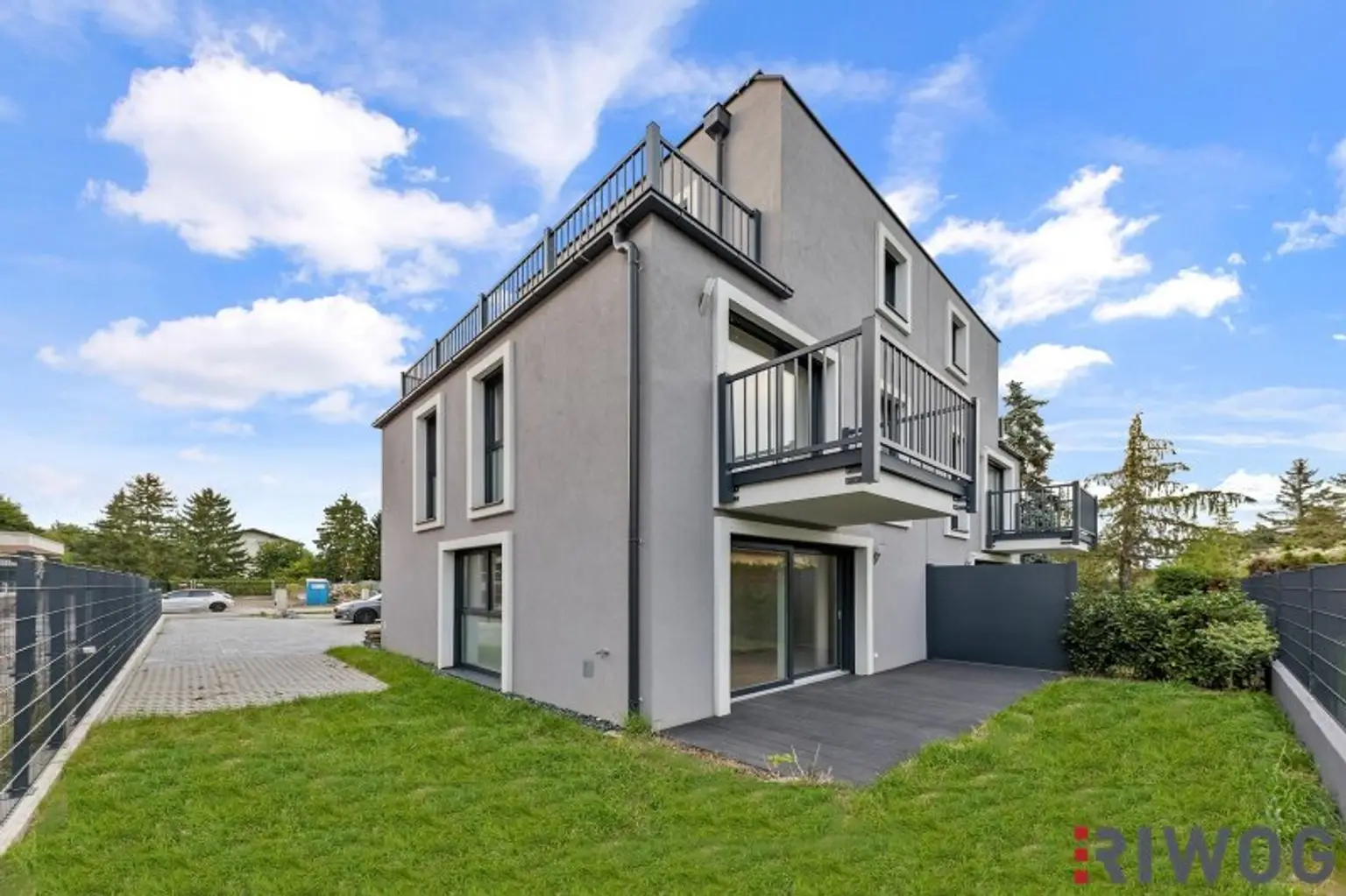 *Niedrigenergiehaus*EXKLUSIVE Ausstattung*ERSTBEZUG*inklusive 1 Stellplatz