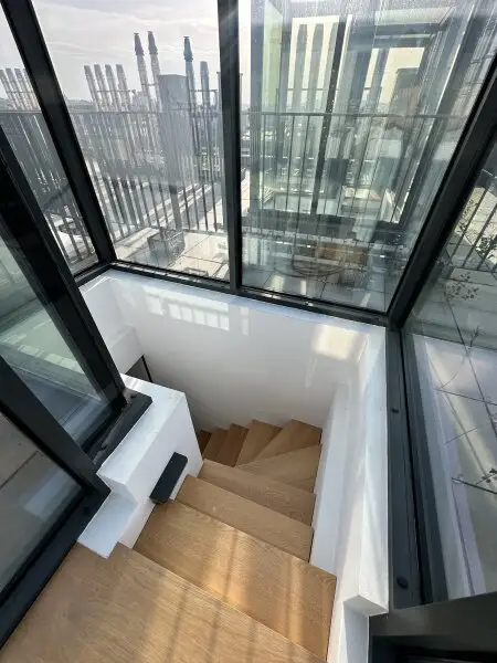 MÖBLIERTE WOHNUNG MIT DACHTERRASSE - MODERNSTE AUSSTATTUNG