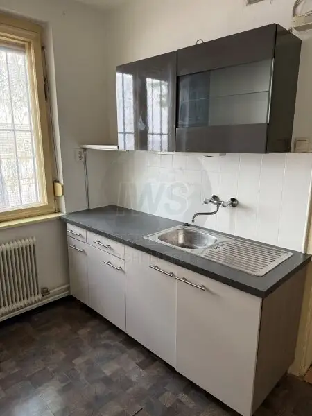 Großes Wohnhaus-Zentrumsnah-Sanierungsbedarf!