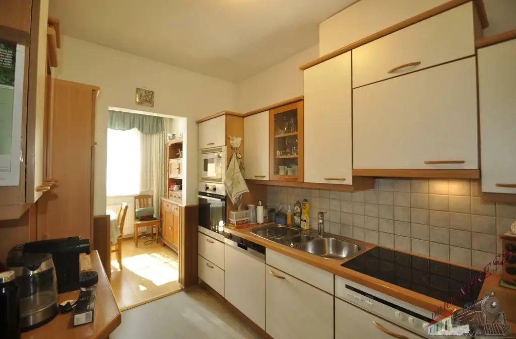 "Wohnen wie im Urlaub" Neuwertige Doppelhaushälfte mit Garage im wunderschönen Hohenberg