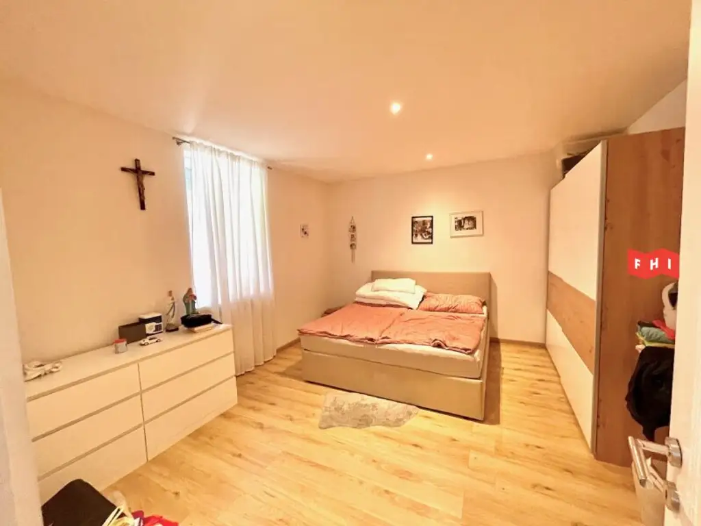 Renoviertes 3 Zimmer Einfamilienhaus mit Überdachter Terrasse, 2 Autoabstellplätzen & Klimaanlage Nähe Stadtgrenze Wien/Groß Enzersdorf