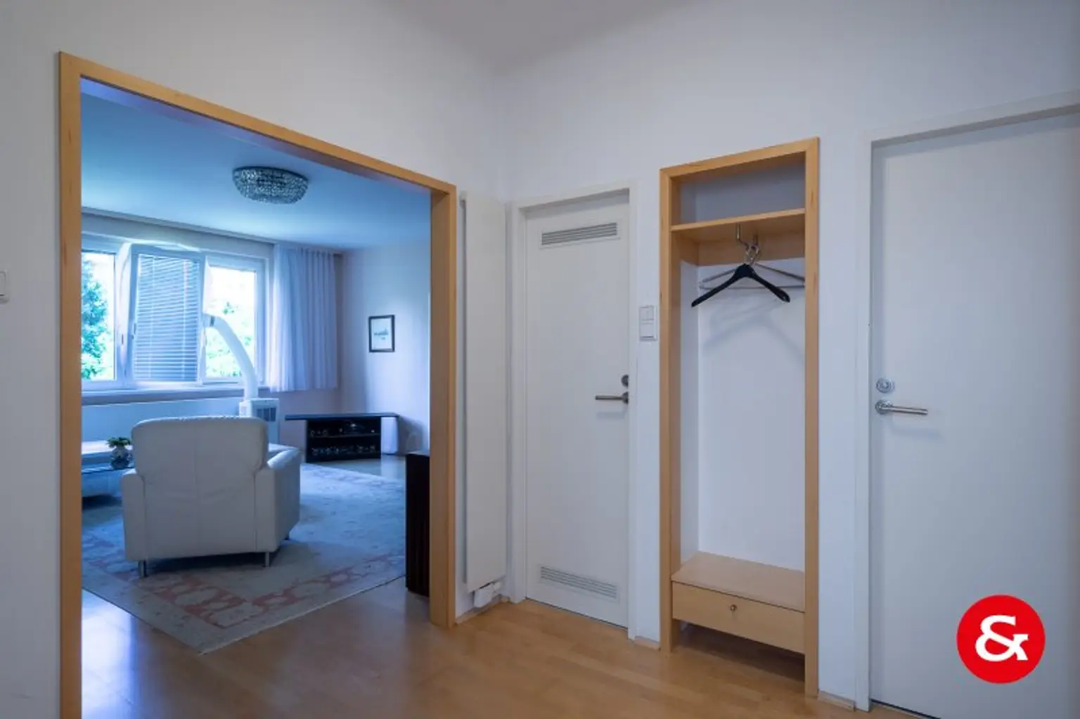 DREIZIMMERWOHNUNG IN RUHELAGE  UND TOLLEM GRÜNBLICK!