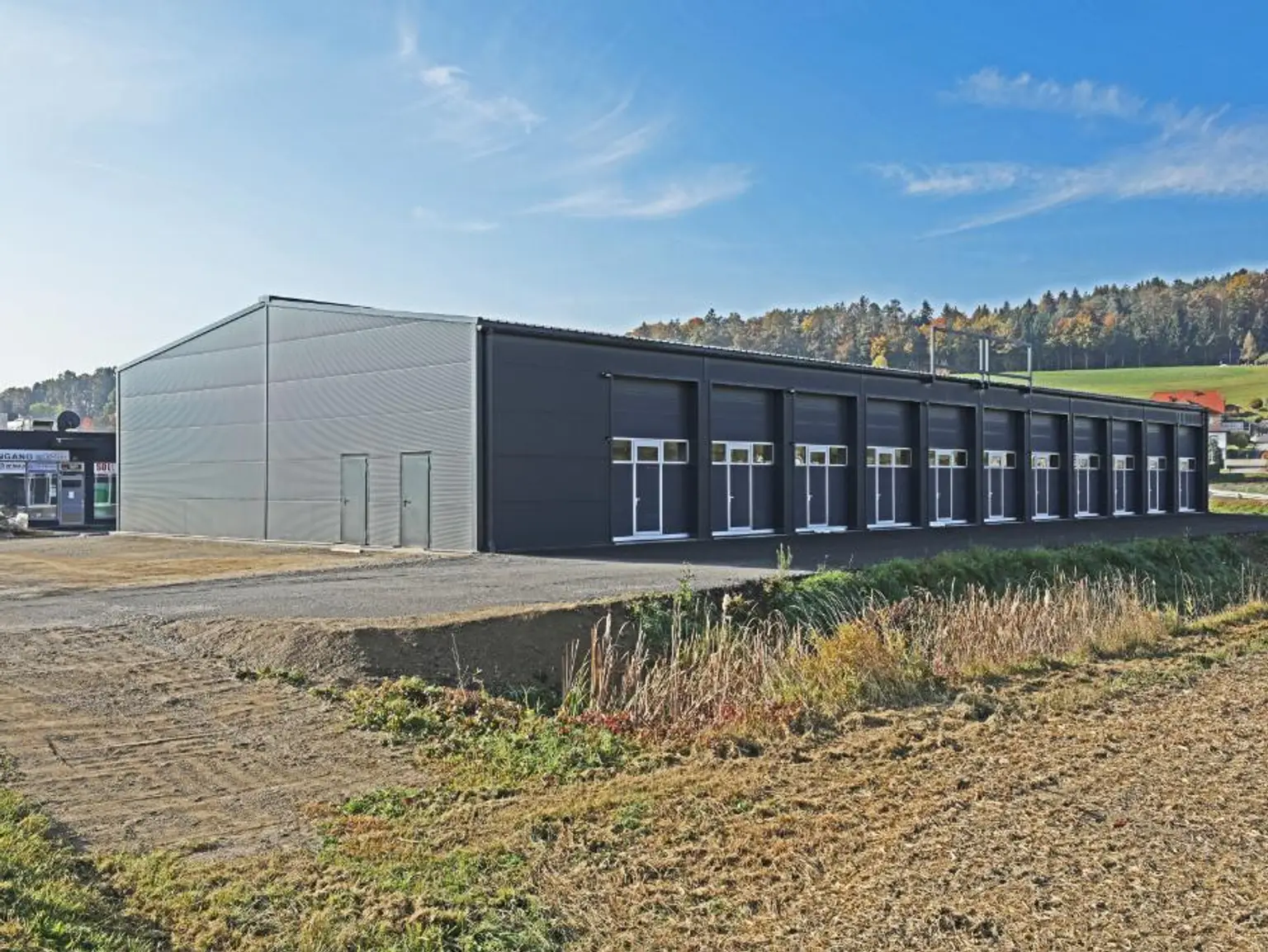 Garage, bzw. Lager ab September zu vermieten
