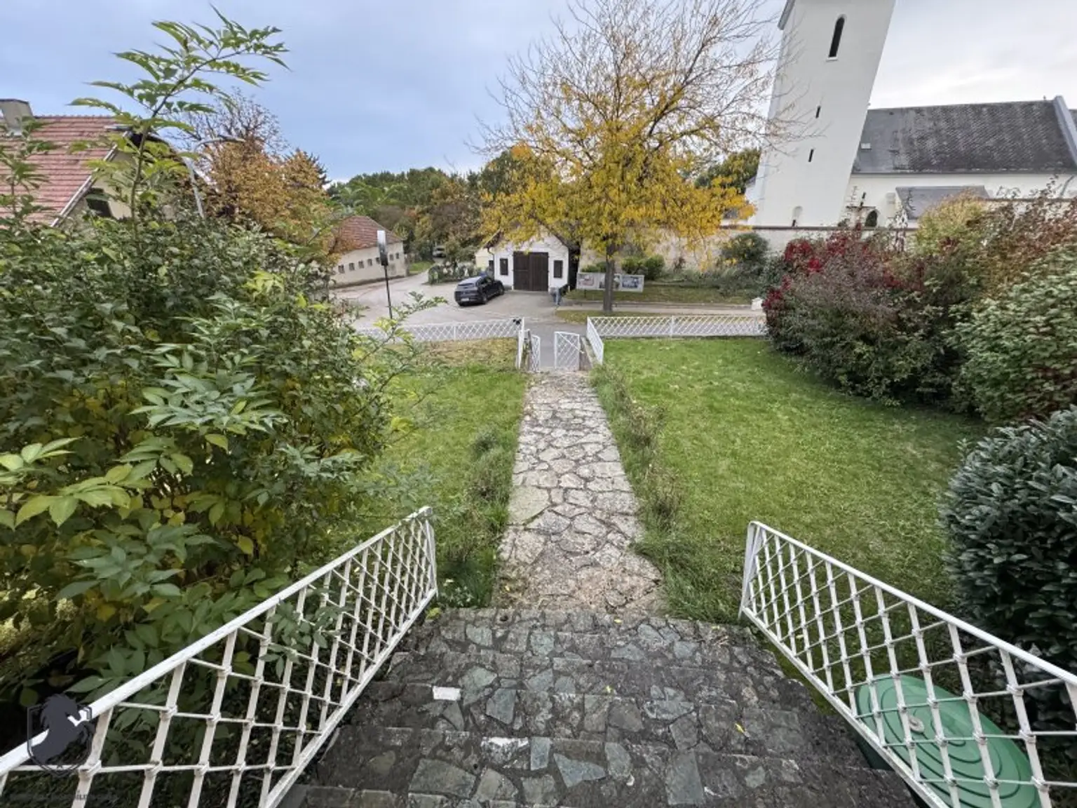 Einfamilienhaus mit Garten, Garage zu vermieten