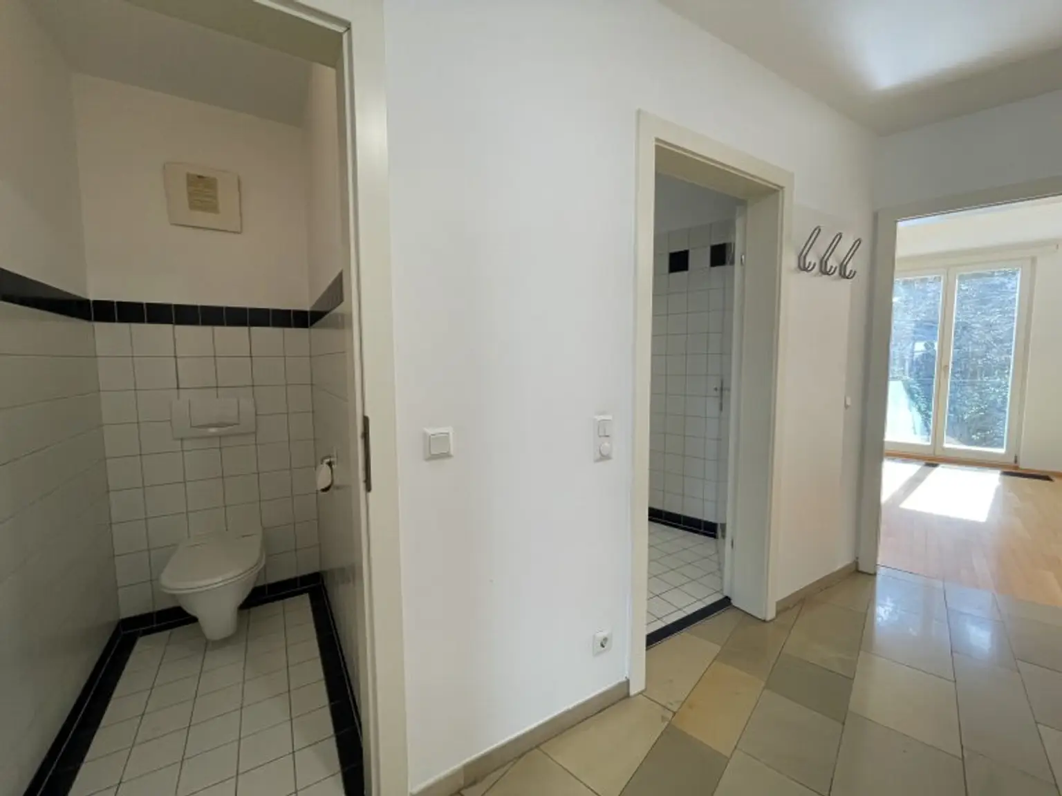 3 Zimmer Wohnung mit Gemeinschaftsdachterrasse direkt beim Karlsplatz!